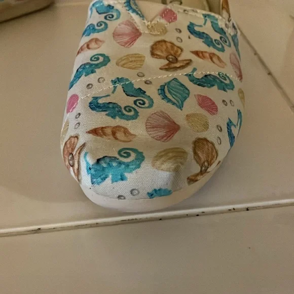 Women’s Tom AlPargata Natural Seashell Print Slip on Shoes Sz 7 1/2  EUC Canvas - Picture 8 of 9